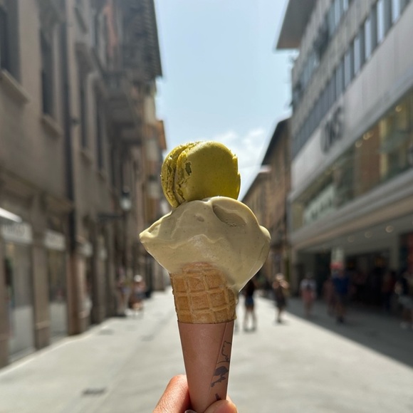 Hello and Welcome to my Closet ❤️ - Picture 1 of 17